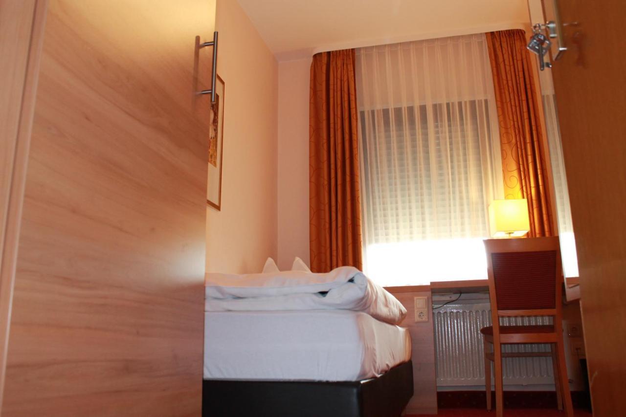 Hotel Huebler Frankfurt nad Menem Zewnętrze zdjęcie